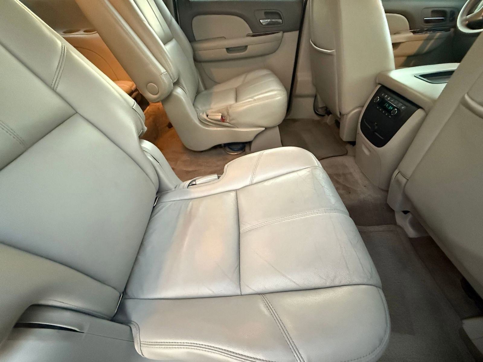 Used 2012 Chevrolet Suburban LT w/ Luxury Package image 31