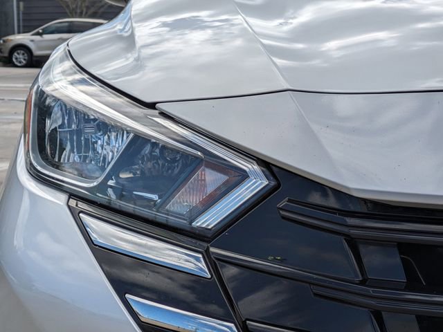 Used 2023 Nissan Versa SV image 11