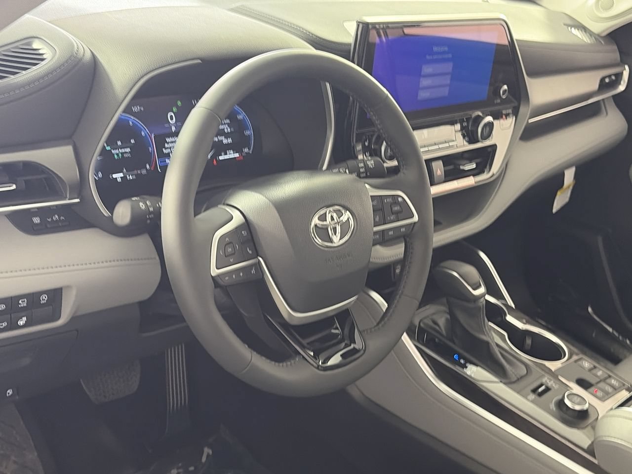 New 2026 Toyota Highlander Limited AWD/4WD image 12