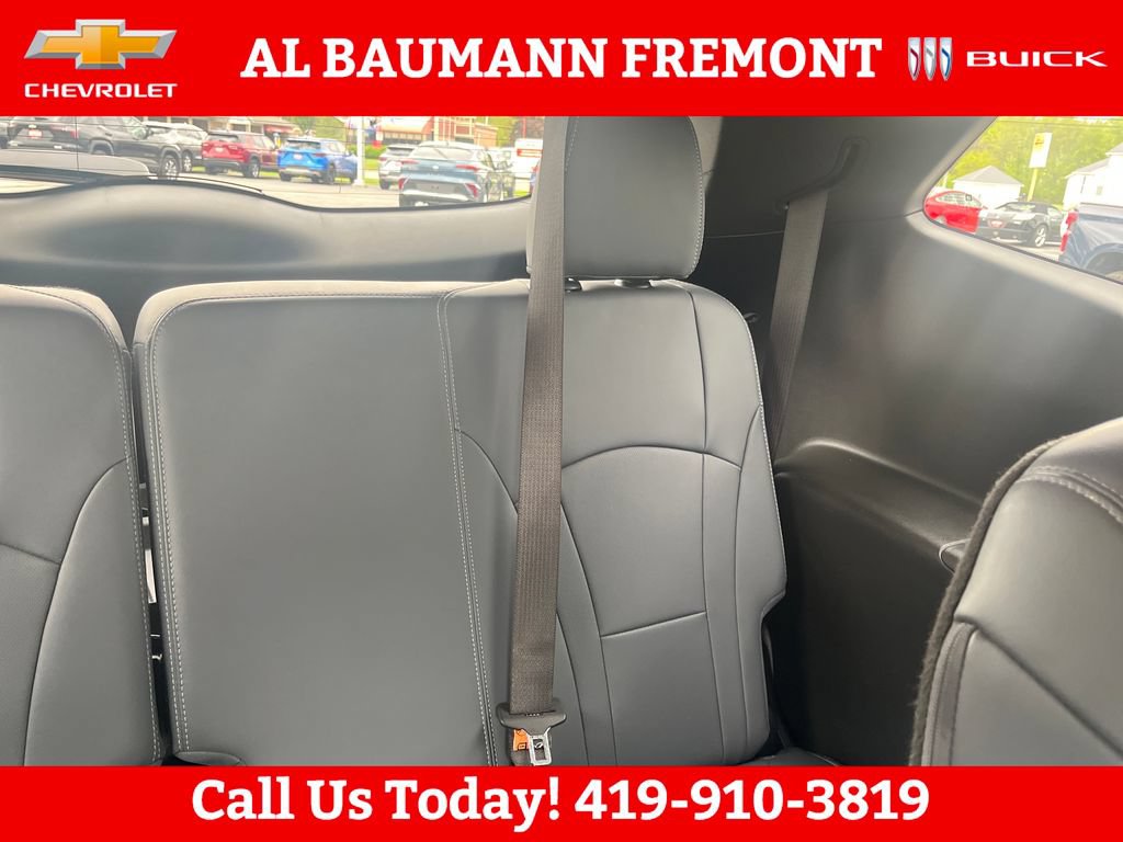 Used 2024 Buick Enclave Essence w/ Sport Touring Edition FWD image 23