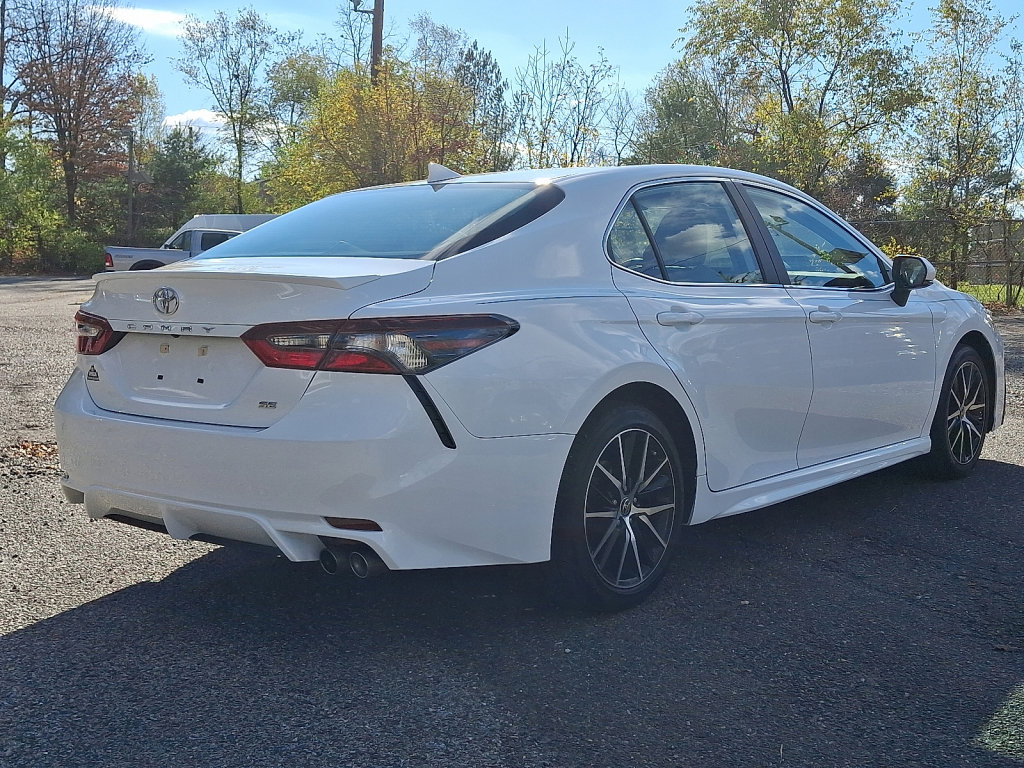 Used 2023 Toyota Camry SE image 5