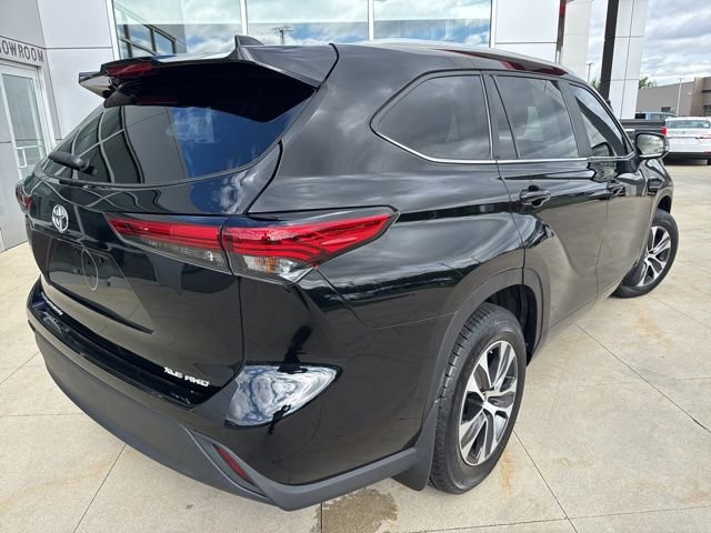 Used 2023 Toyota Highlander XLE AWD/4WD image 7