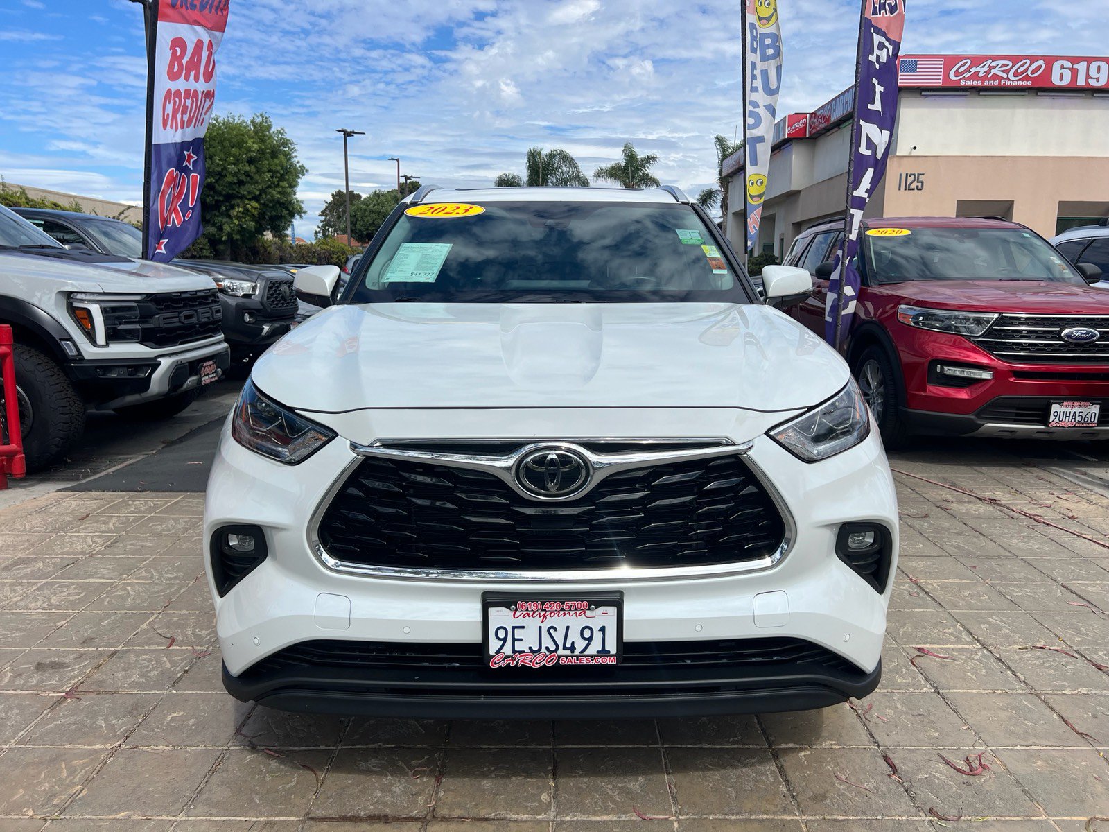 Used 2023 Toyota Highlander Limited FWD image 3