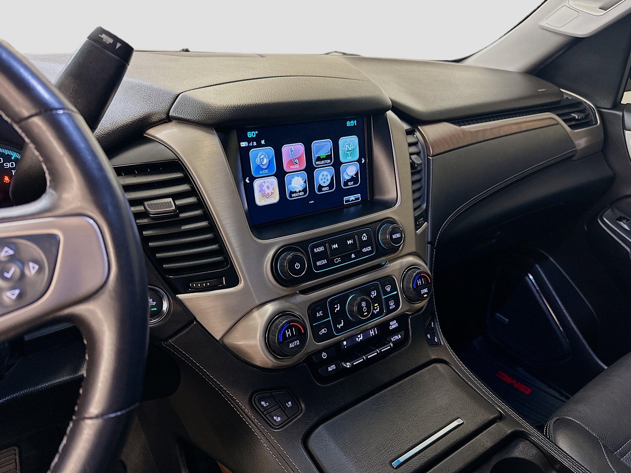 Used 2020 GMC Yukon Denali w/ Denali Premium Package AWD/4WD image 26