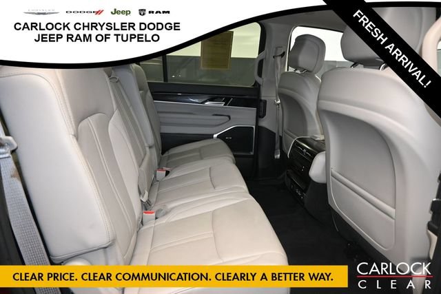 Used 2024 Jeep Wagoneer 2WD image 35