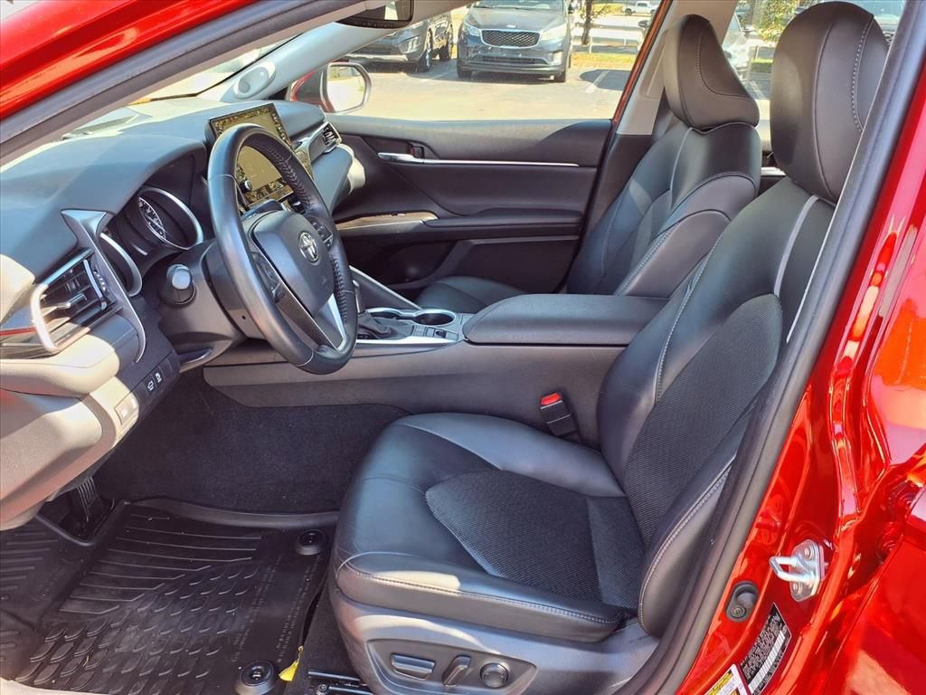Used 2023 Toyota Camry XLE image 11