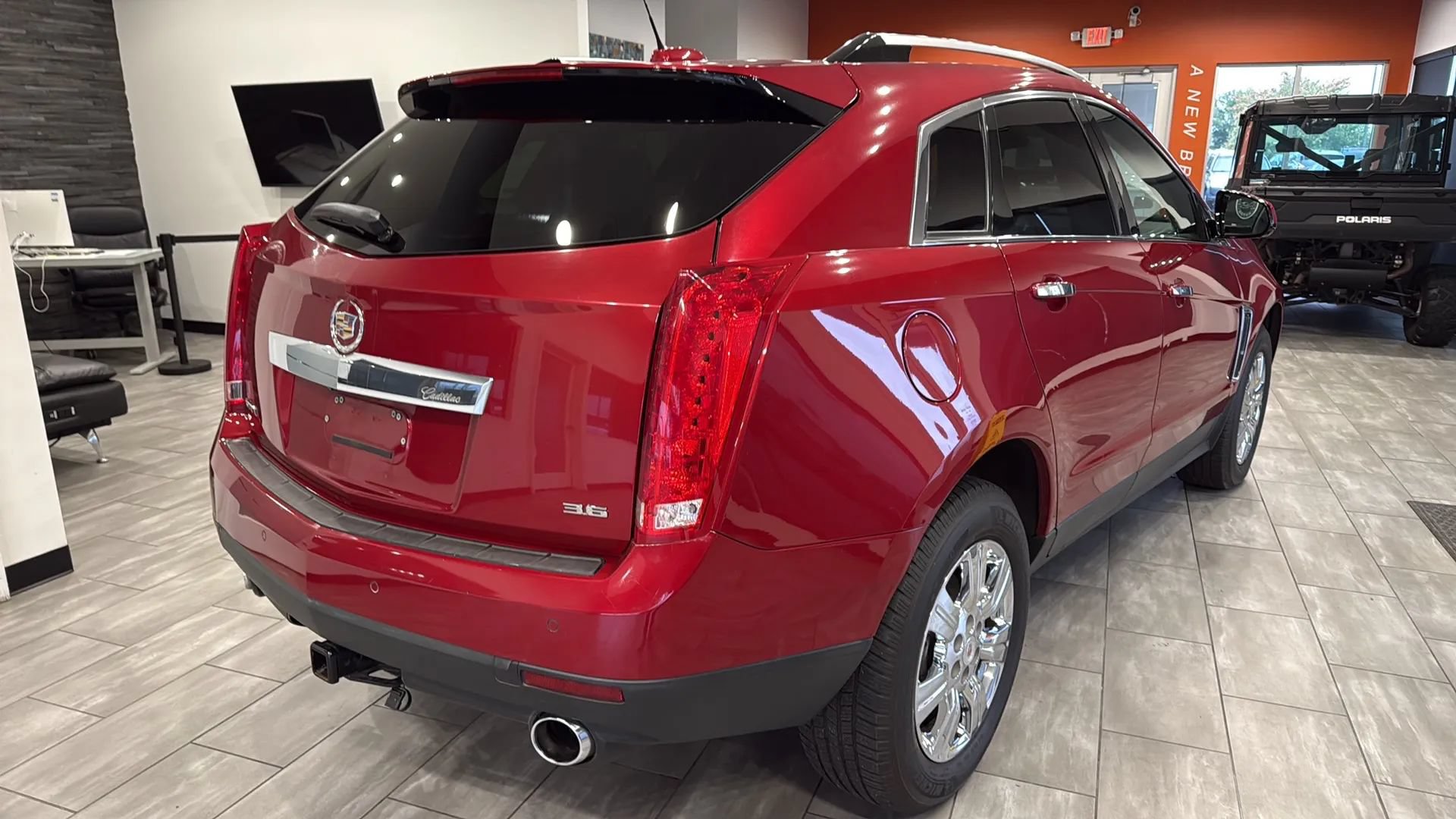 Used 2015 Cadillac SRX Luxury w/ Driver Awareness Package FWD image 7