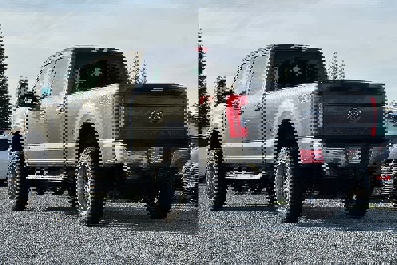 Used 2017 Ford F250 XLT w/ XLT Premium Package image 7