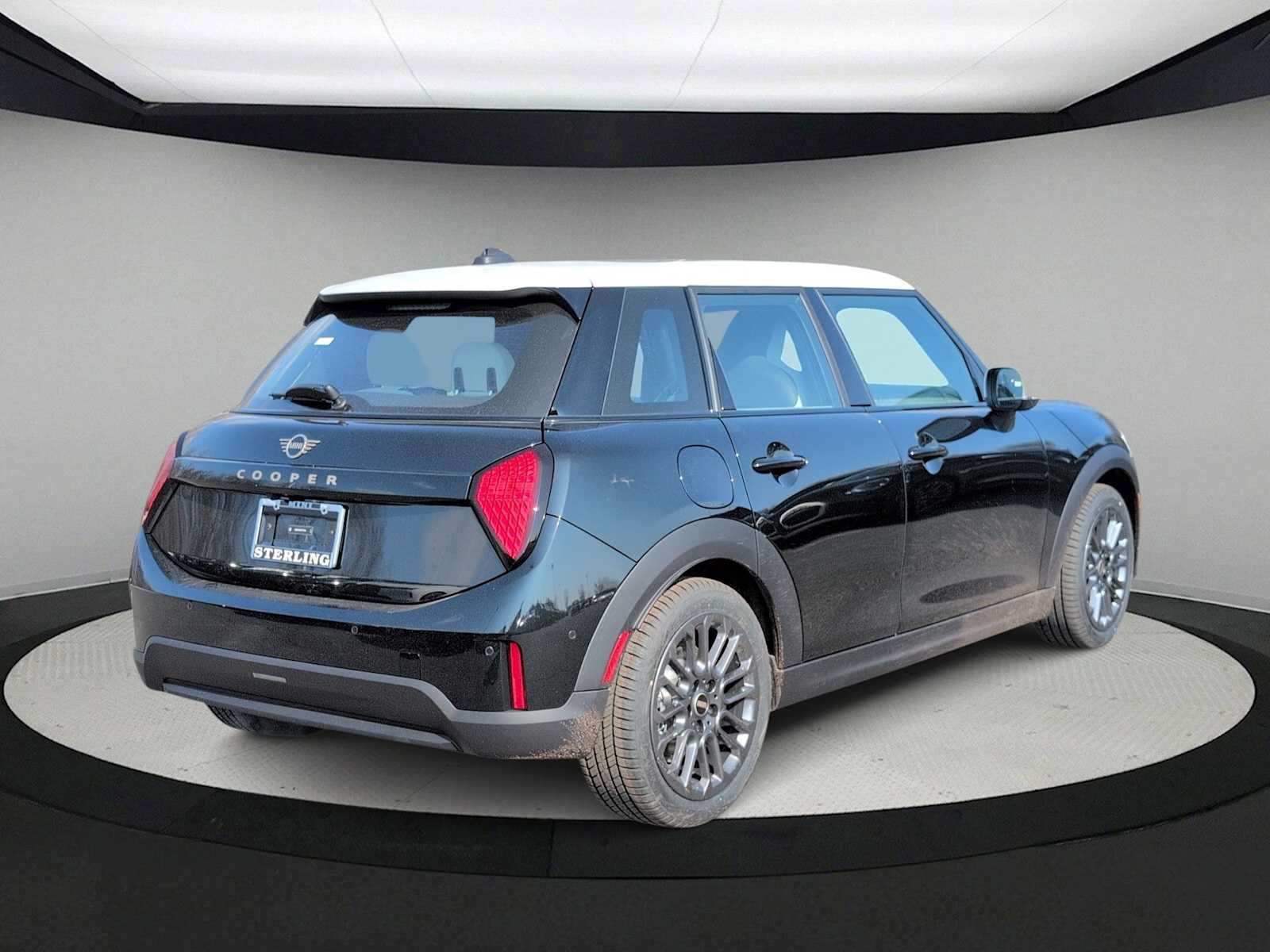 New 2026 MINI Cooper 4-Door Hardtop FWD image 8