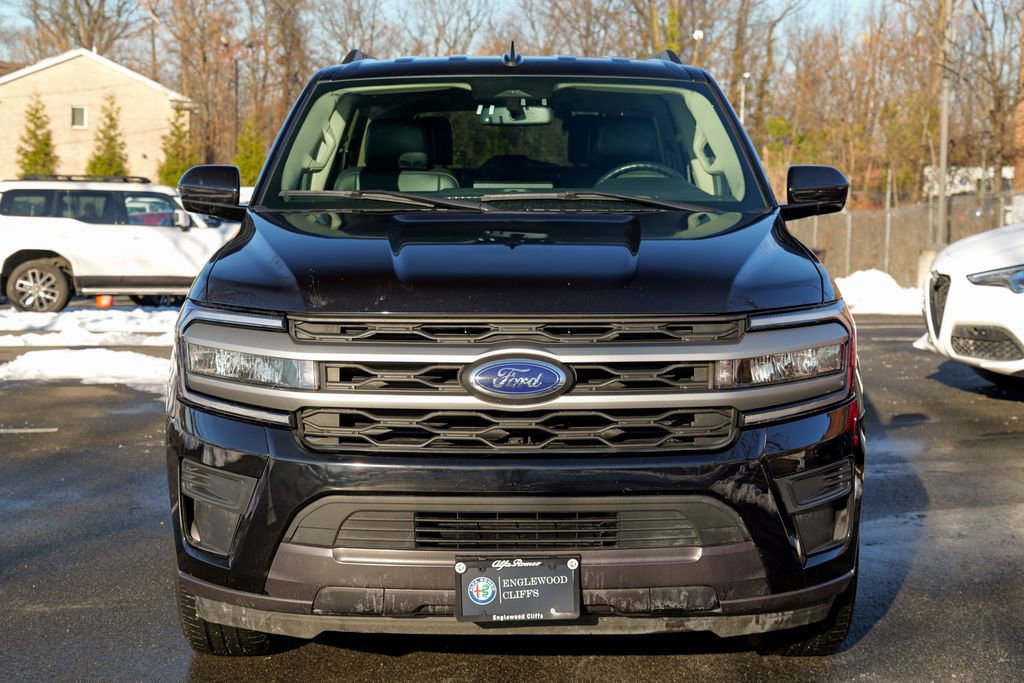 Used 2024 Ford Expedition XLT image 2