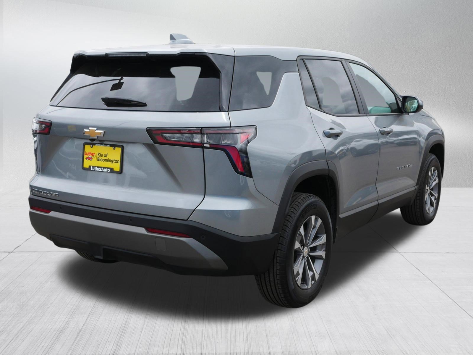 Used 2026 Chevrolet Equinox LT AWD/4WD image 7