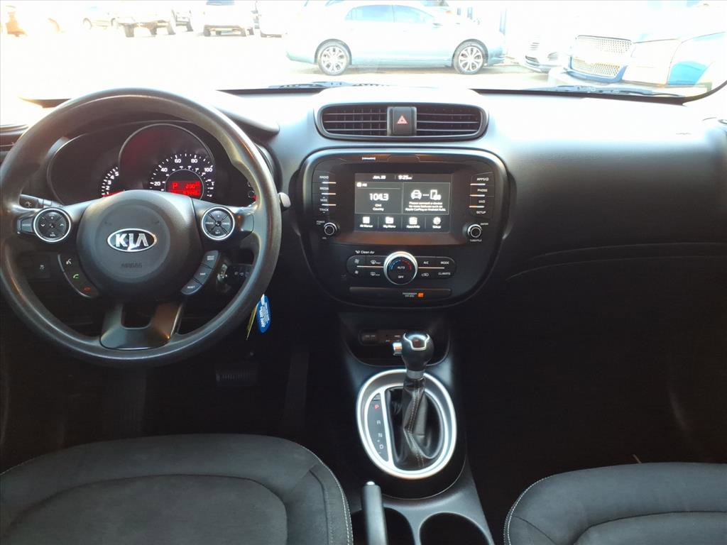 Used 2018 Kia Soul + image 7