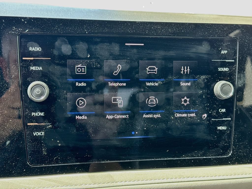 Used 2025 Volkswagen Taos SE AWD/4WD image 16