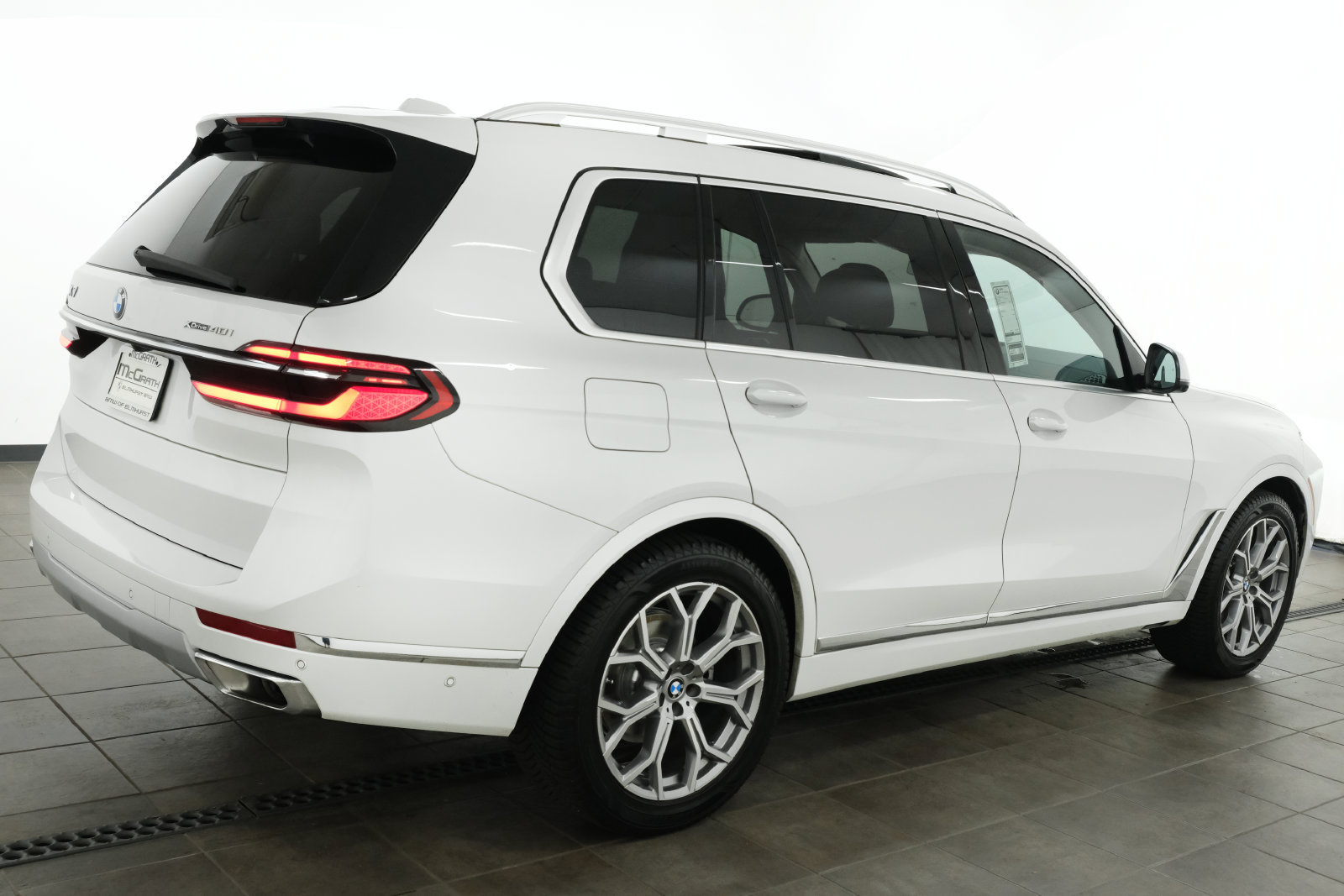 Used 2024 BMW X7 xDrive40i w/ Premium Package AWD/4WD image 6