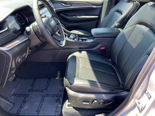 New 2026 Jeep Grand Cherokee Limited w/ Limited Altitude Package AWD/4WD image 22