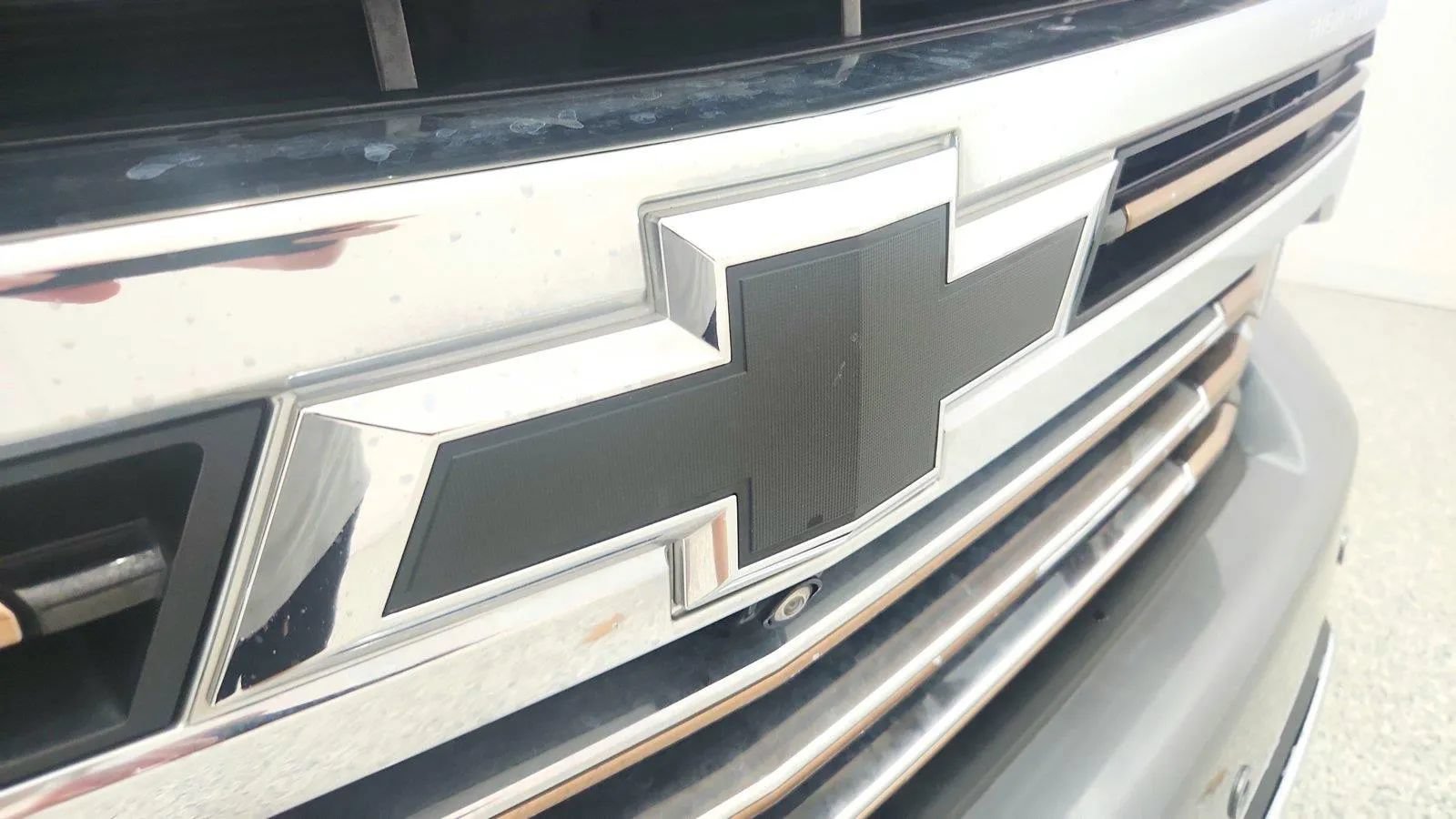 Used 2021 Chevrolet Silverado 1500 High Country w/ Technology Package AWD/4WD image 33