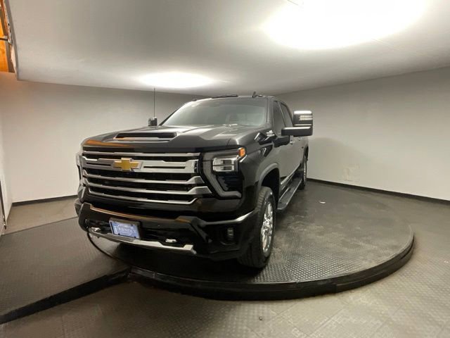 Certified 2024 Chevrolet Silverado 2500 High Country w/ Technology Package AWD/4WD image 3