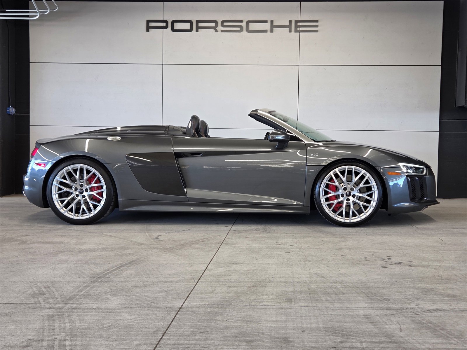 Used 2017 Audi R8 V10 image 24