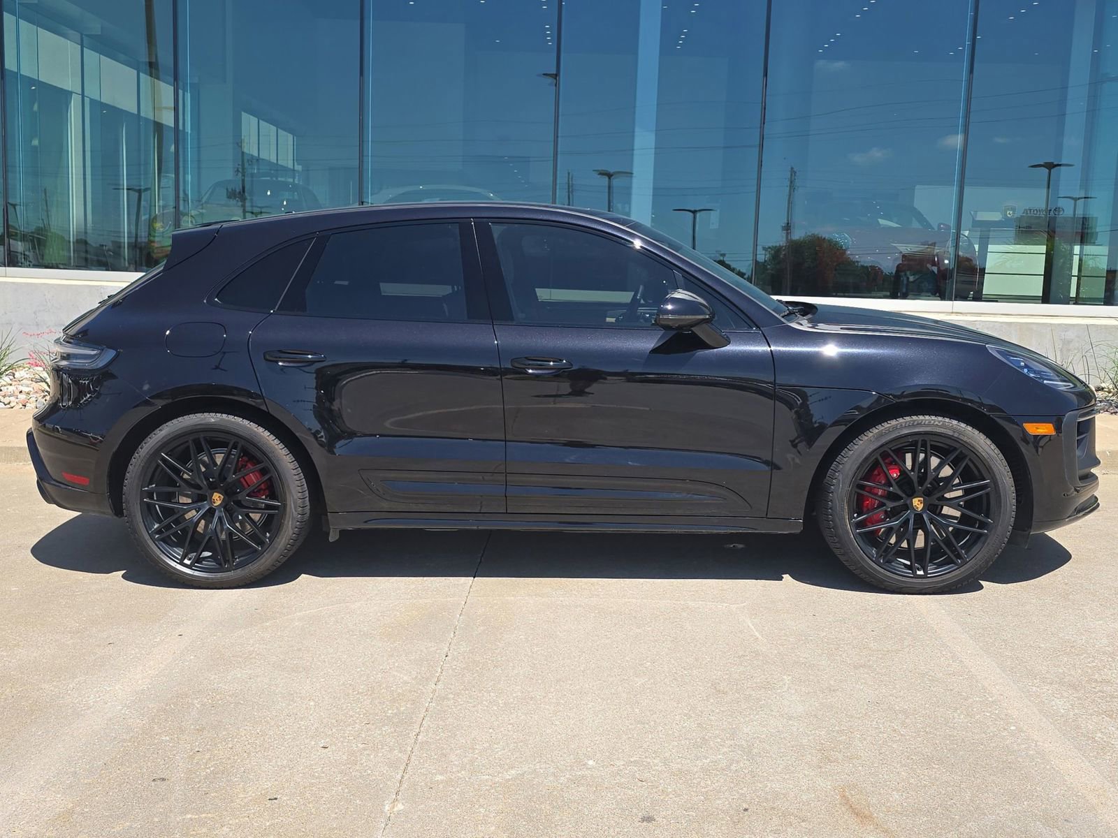 Certified 2023 Porsche Macan GTS AWD/4WD image 8