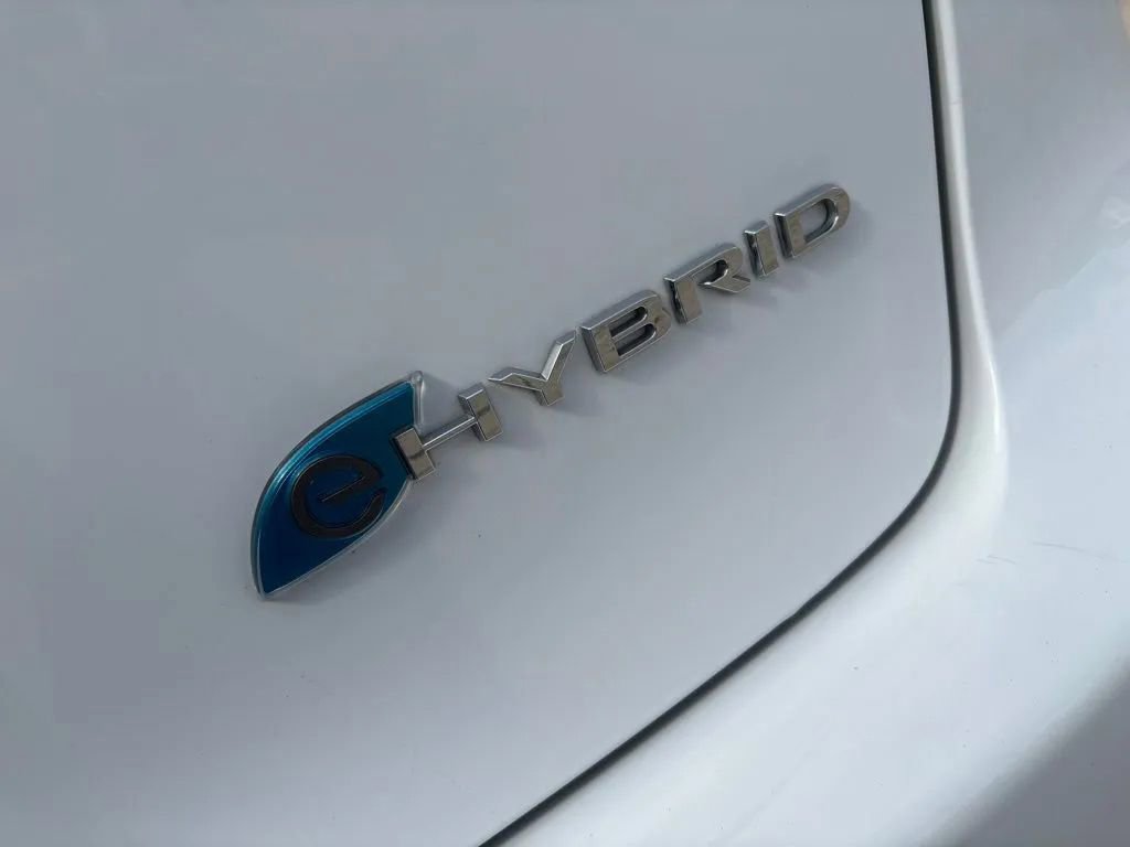 Used 2024 Chrysler Pacifica Limited FWD image 10