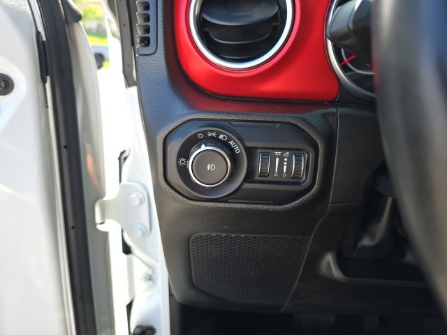 Used 2022 Jeep Wrangler Unlimited Rubicon w/ Cold Weather Group image 25