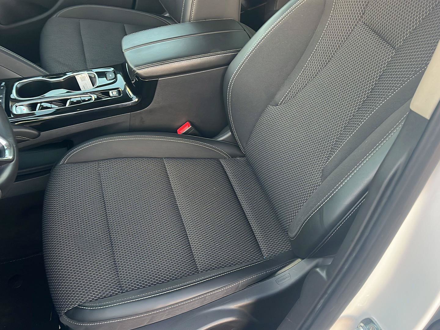 Used 2023 Buick Envision Preferred FWD image 28