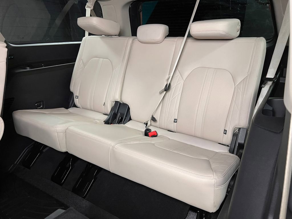 Used 2024 Ford Expedition Max Platinum AWD/4WD image 21