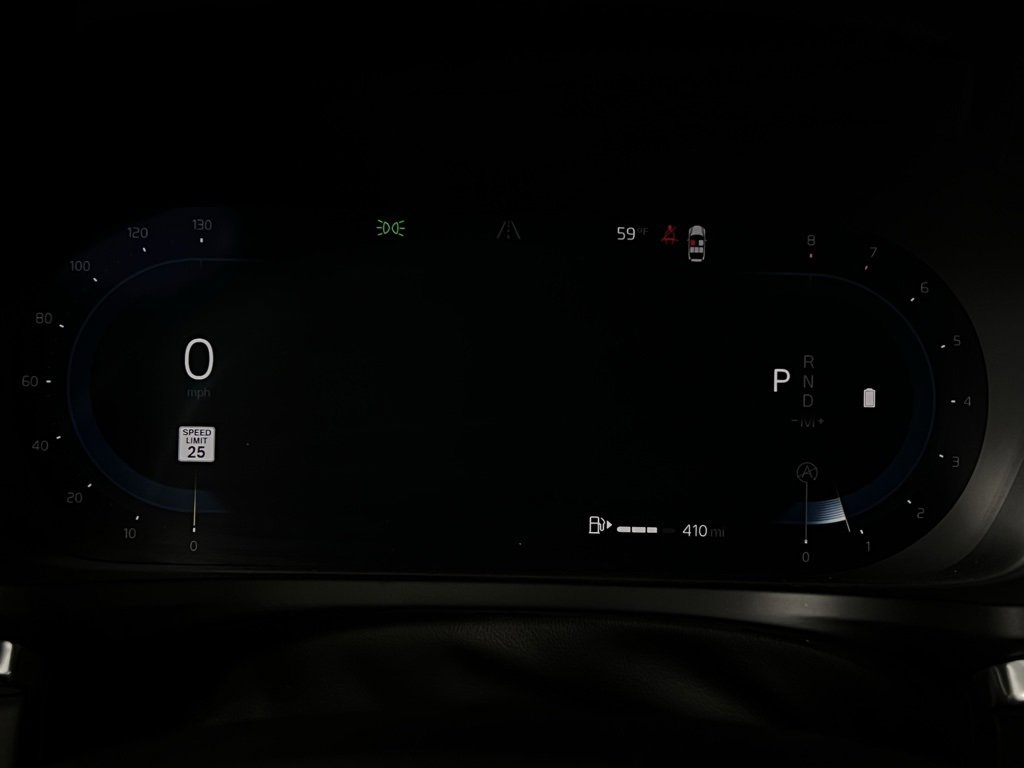 Used 2025 Volvo V60 B5 Cross Country Plus image 15