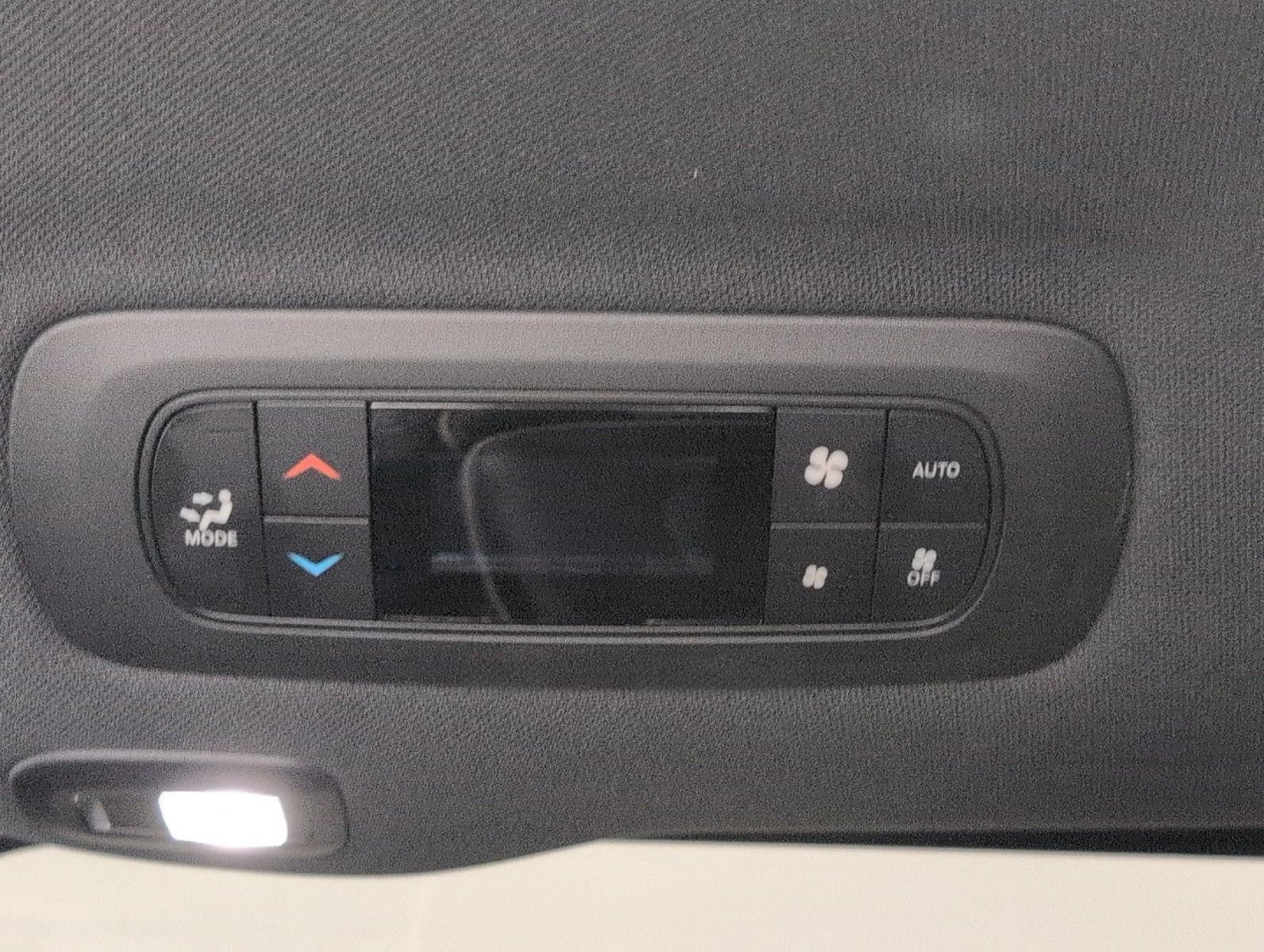 Used 2025 Chrysler Pacifica Premium FWD image 23