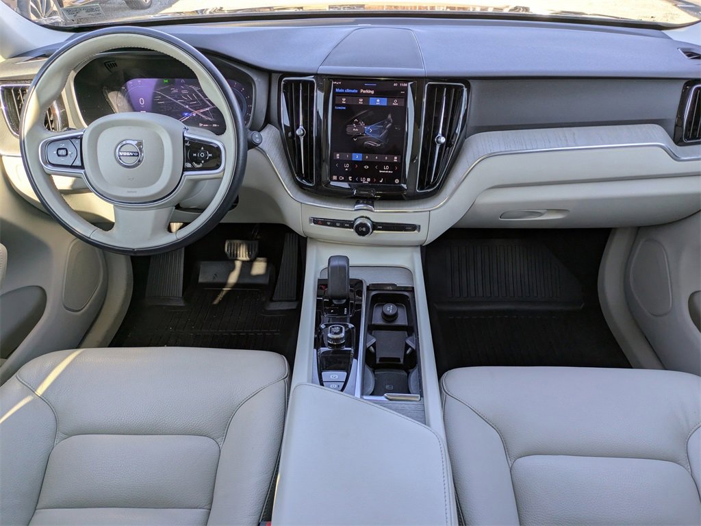 Certified 2023 Volvo XC60 B5 Plus w/ Climate Package image 15