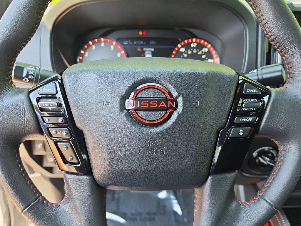 Used 2025 Nissan Frontier PRO-4X AWD/4WD image 12