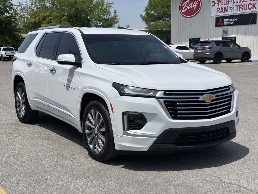 Used 2023 Chevrolet Traverse Premier FWD image 7