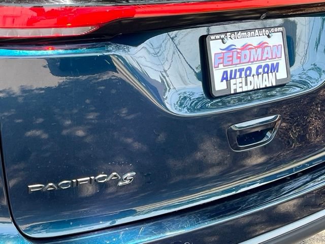 Used 2023 Chrysler Pacifica Limited w/ S Appearance Package AWD/4WD image 35