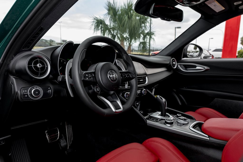 New 2025 Alfa Romeo Giulia w/ Veloce Package Rwd image 22