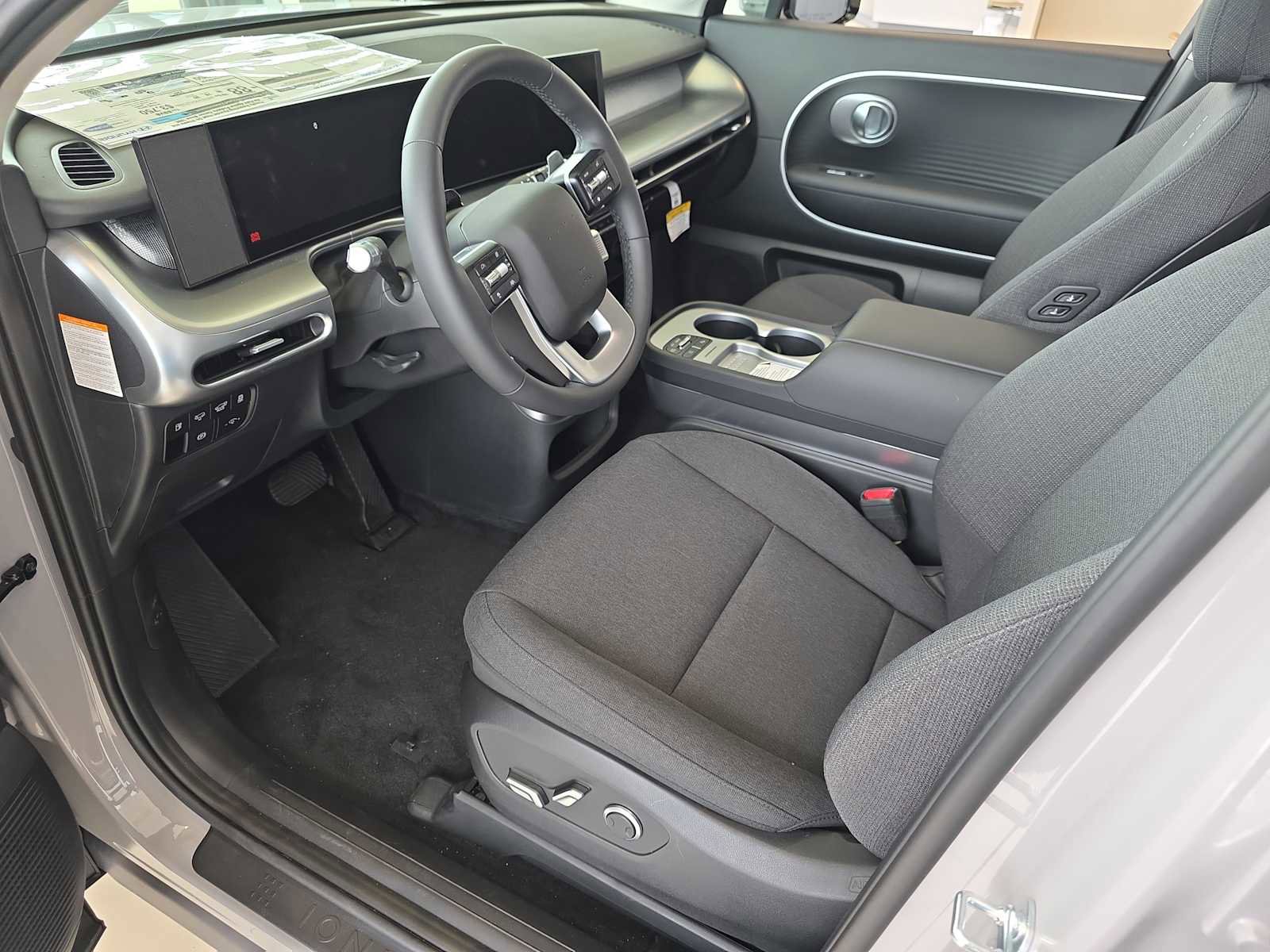 New 2026 Hyundai Ioniq 9 SE image 5