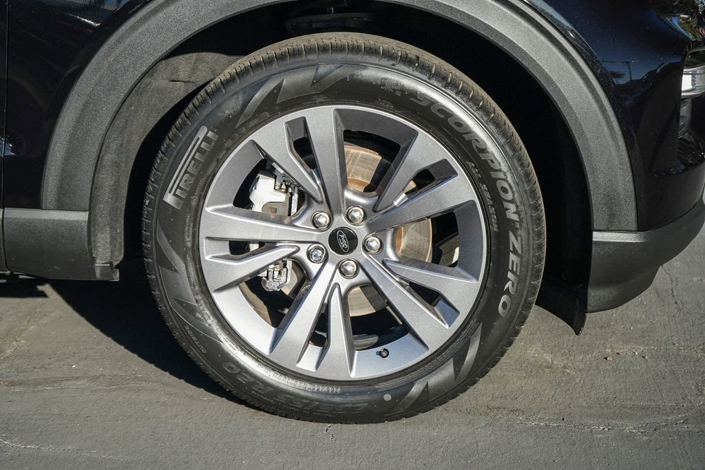 Used 2022 Ford Explorer XLT w/ Equipment Group 202A RWD image 10