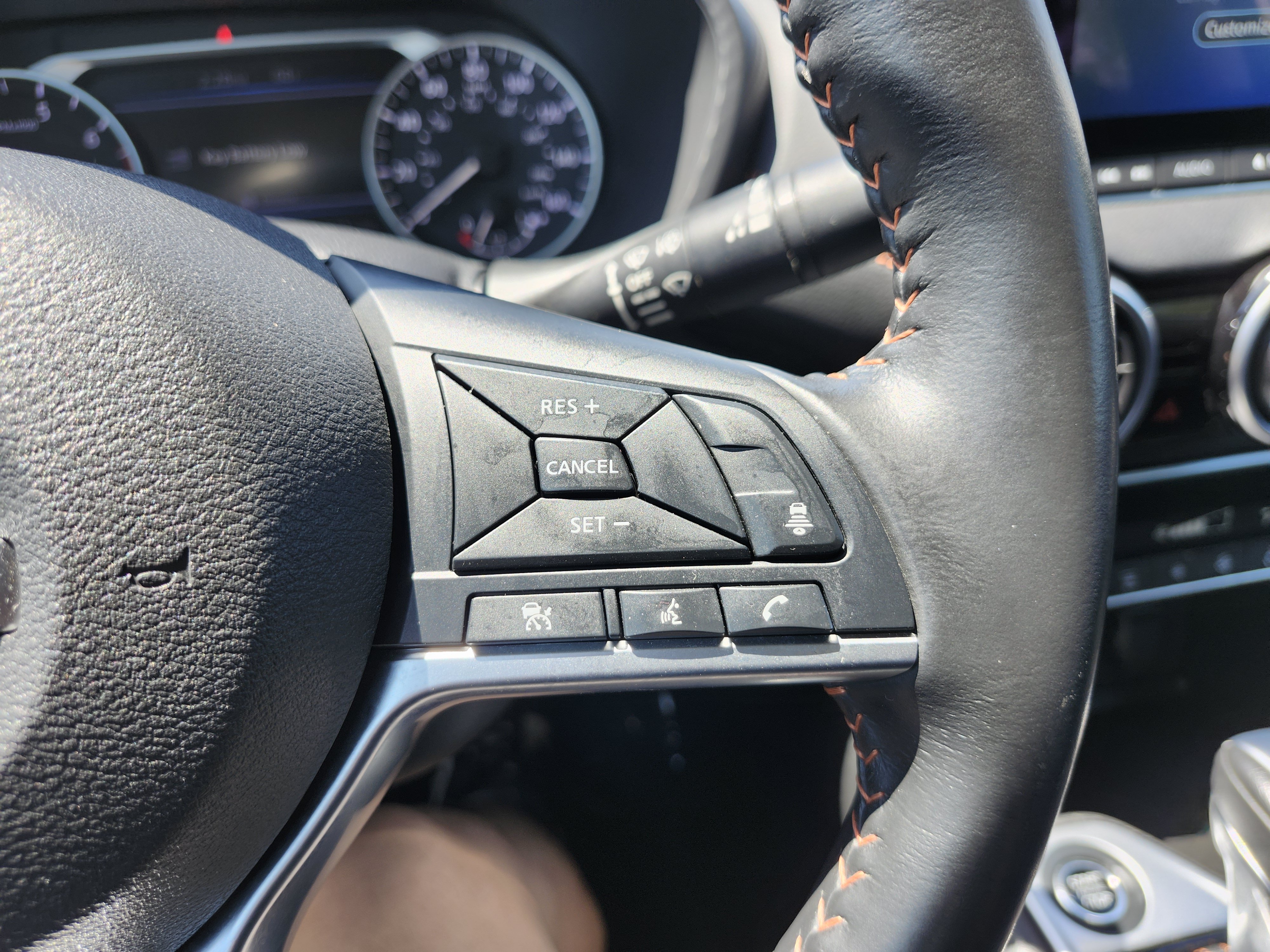 Used 2023 Nissan Sentra SR w/ Midnight Edition Package FWD image 31
