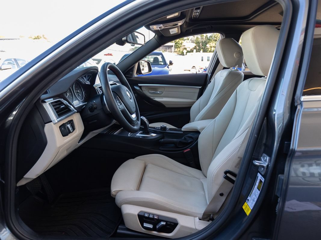 Used 2017 BMW 330i Sedan RWD image 17
