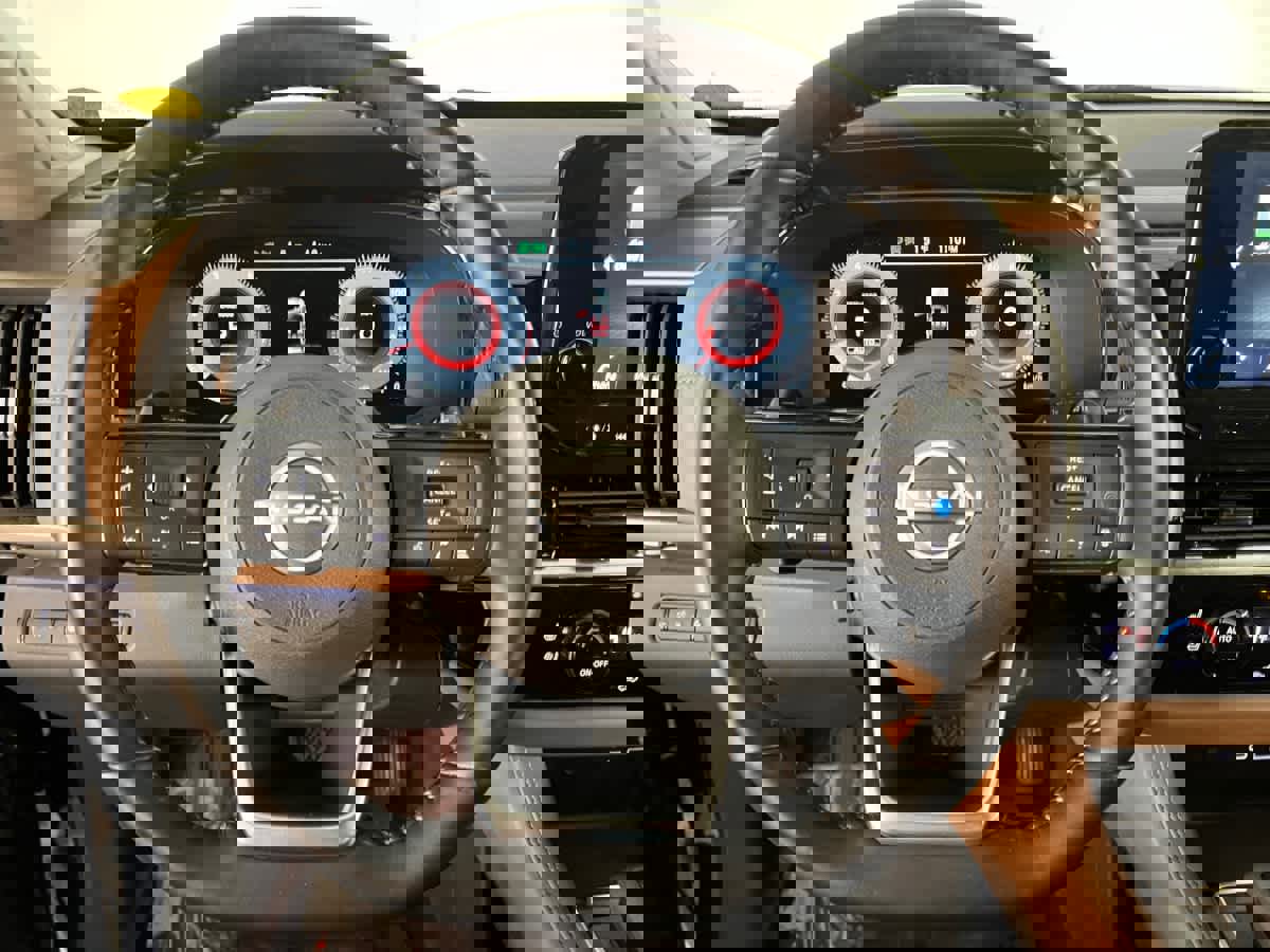 Used 2023 Nissan Pathfinder Platinum image 48