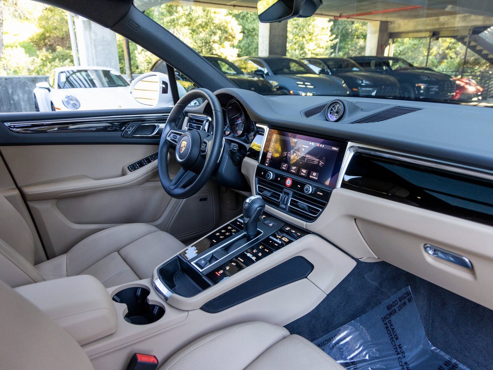 Certified 2025 Porsche Macan image 52