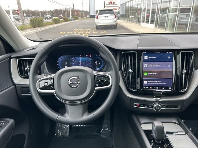 Certified 2025 Volvo XC60 B5 Plus AWD/4WD image 18