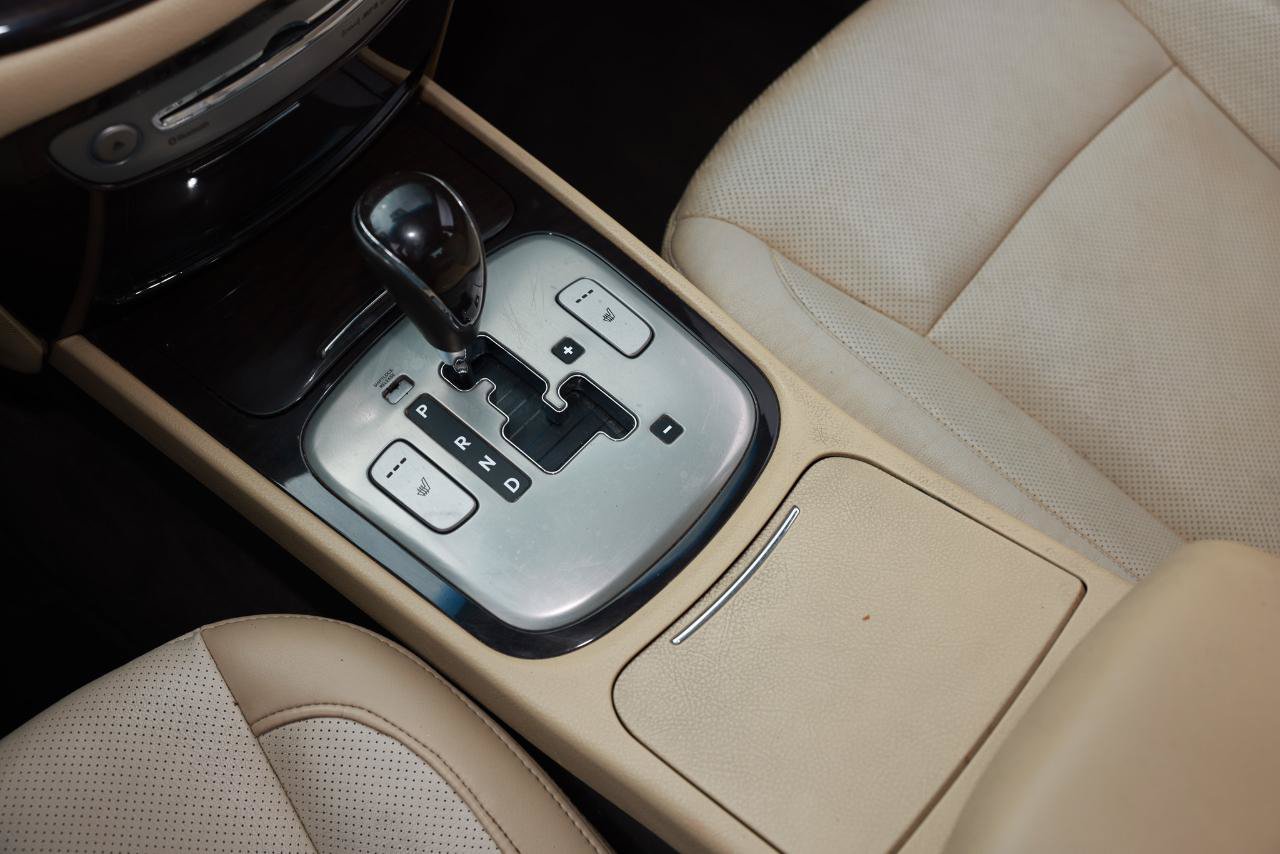 Used 2011 Hyundai Genesis 3.8 RWD image 36
