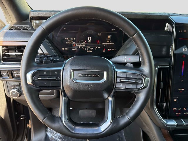 Used 2025 GMC Yukon Denali AWD/4WD image 24