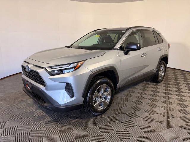 Used 2024 Toyota RAV4 LE AWD/4WD image 7