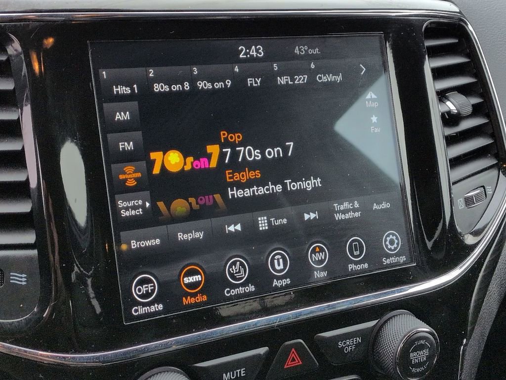 Used 2022 Jeep Grand Cherokee Laredo X AWD/4WD image 26