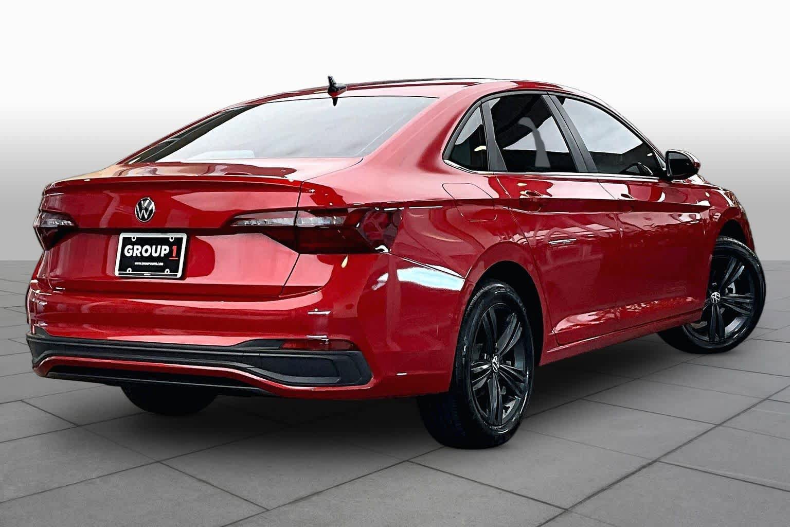 Used 2022 Volkswagen Jetta SE w/ Panoramic Sunroof Package FWD image 12