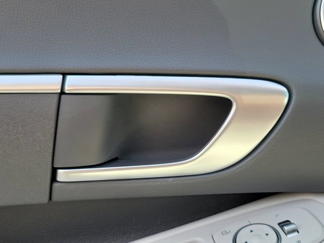 Used 2025 Hyundai Sonata SE FWD image 14