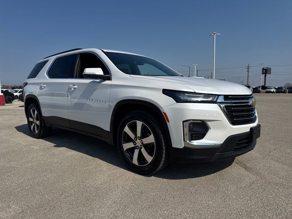 Used 2023 Chevrolet Traverse LT w/ LT Premium Package AWD/4WD image 9