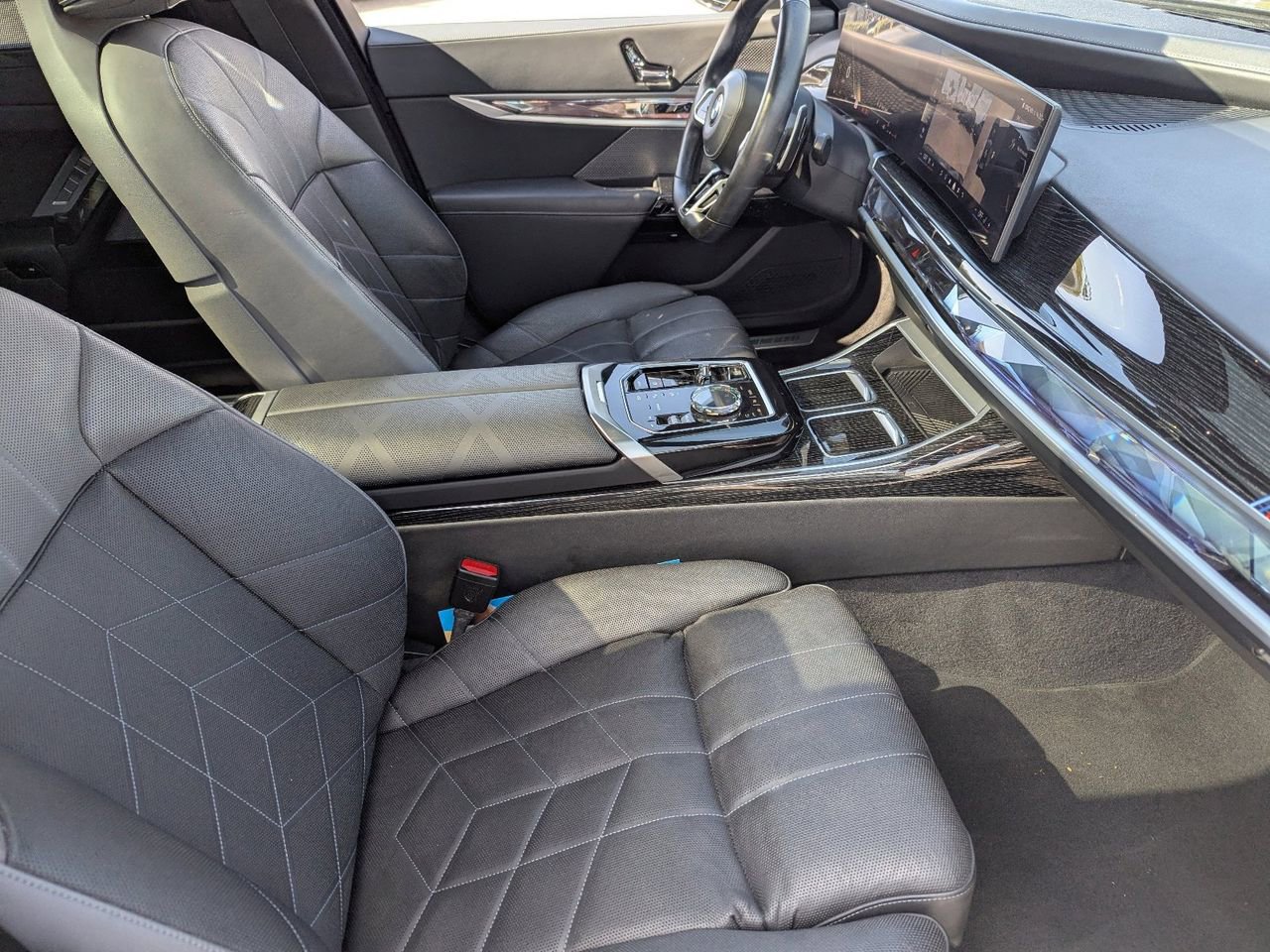 Used 2024 BMW 740i RWD image 12