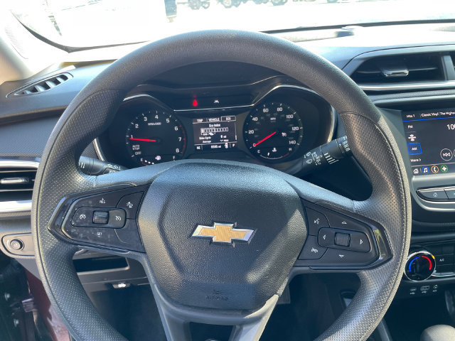 Used 2023 Chevrolet TrailBlazer LT FWD image 28